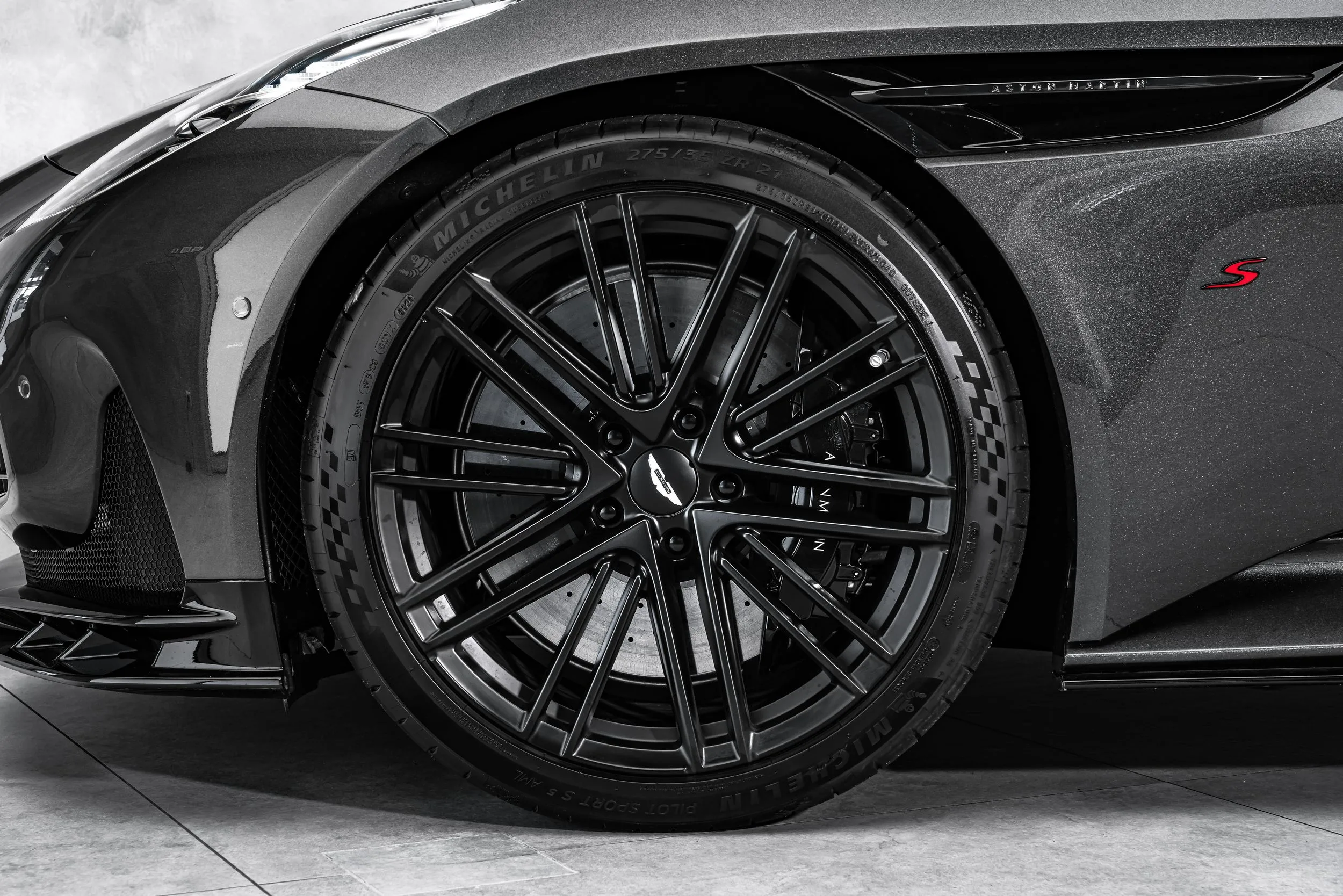 2026 Aston Martin DB12 S, 2/25
