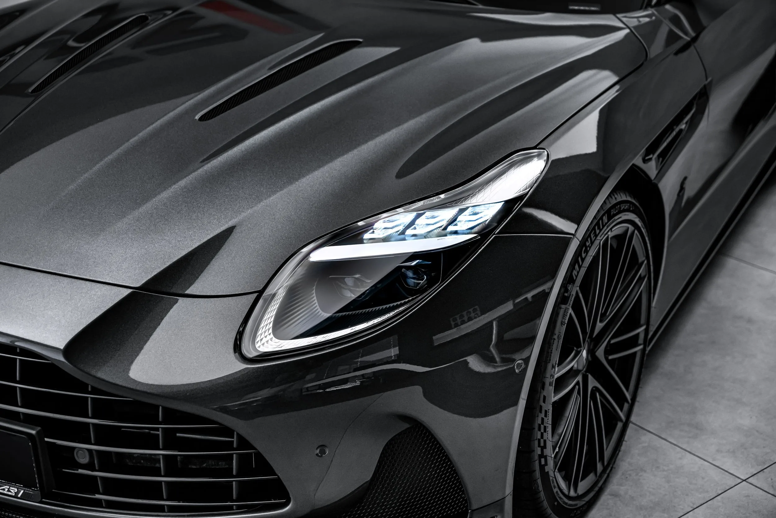 2026 Aston Martin DB12 S, 9/25