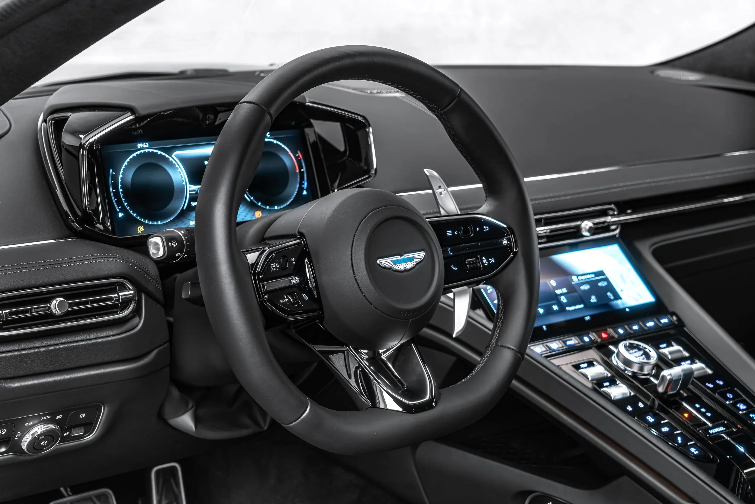 2026 Aston Martin DB12 S, 19/25