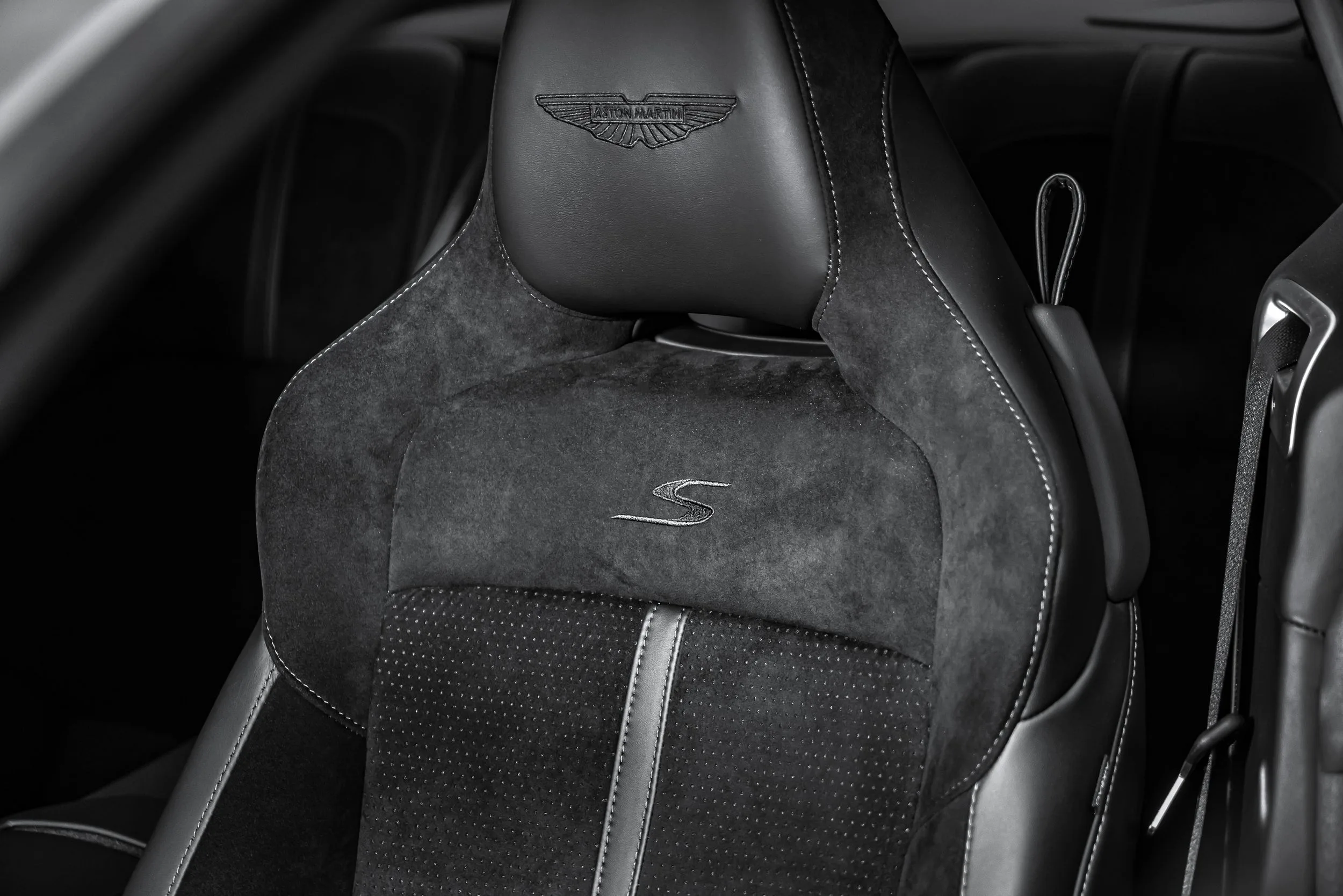 2026 Aston Martin DB12 S, 21/25