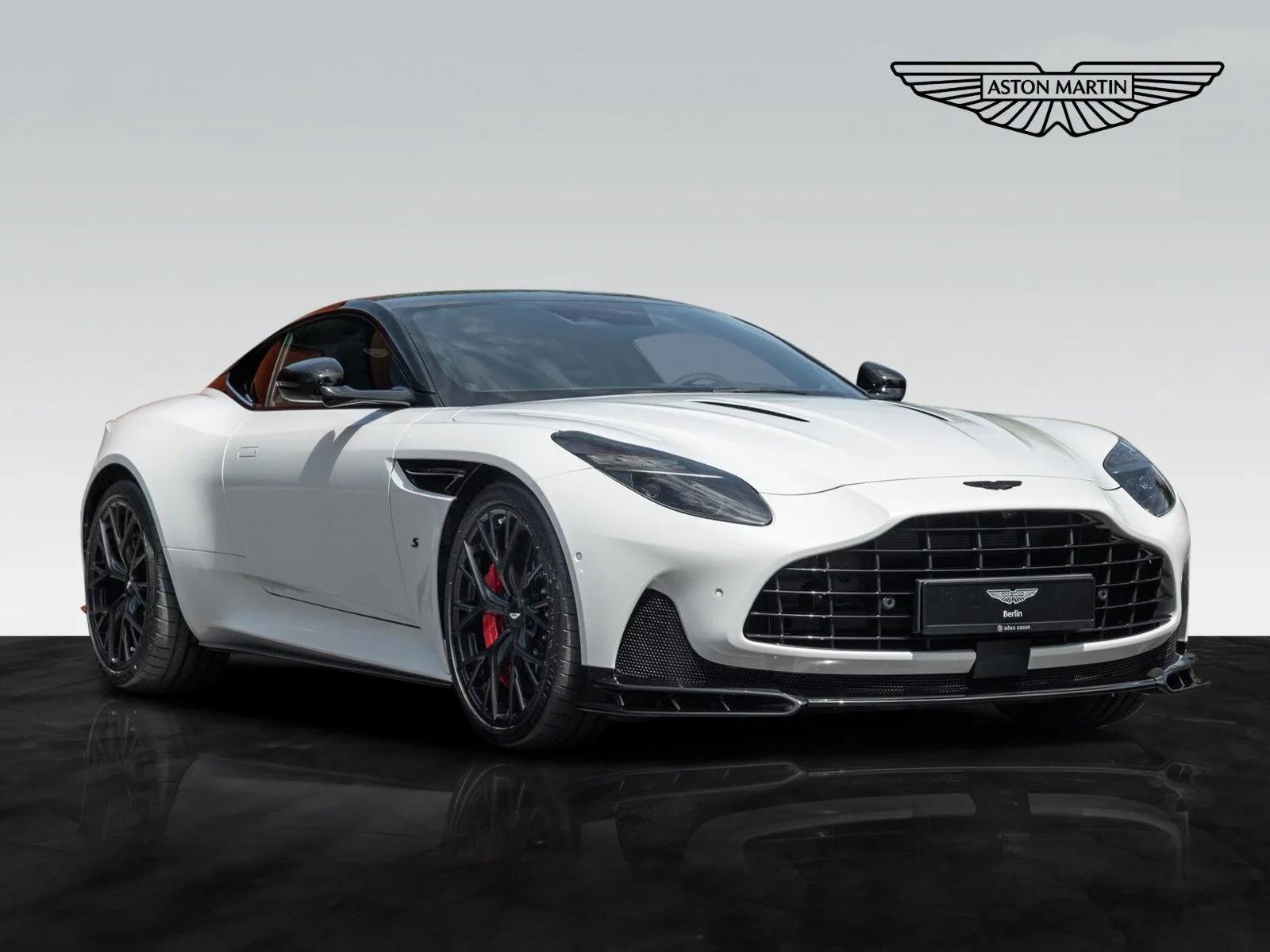 2026 Aston Martin DB12 S angeboten von einem Vertragshändler in Berlin, Deutschland, Hauptfoto