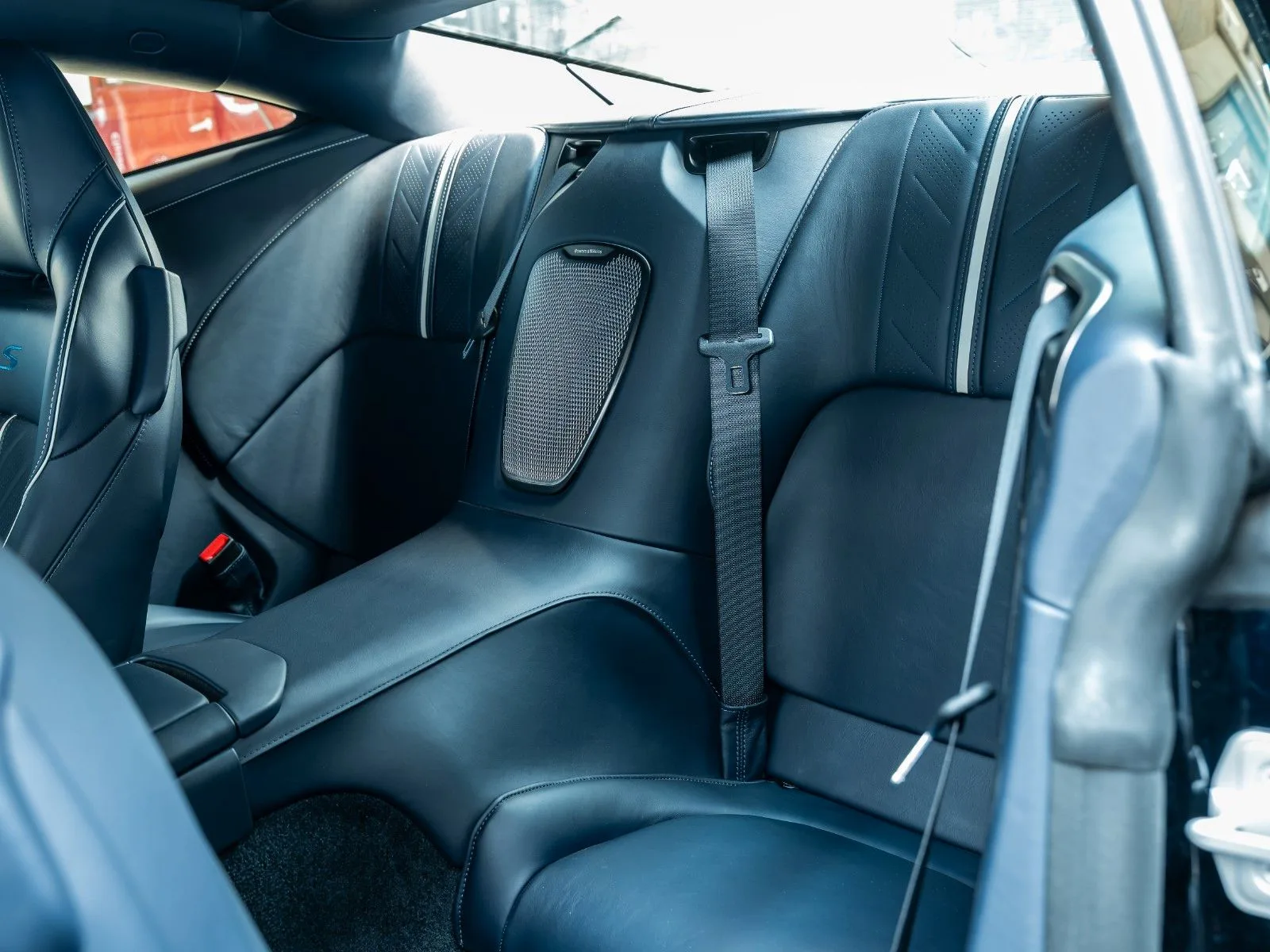 2026 Aston Martin DB12 S, 21/29