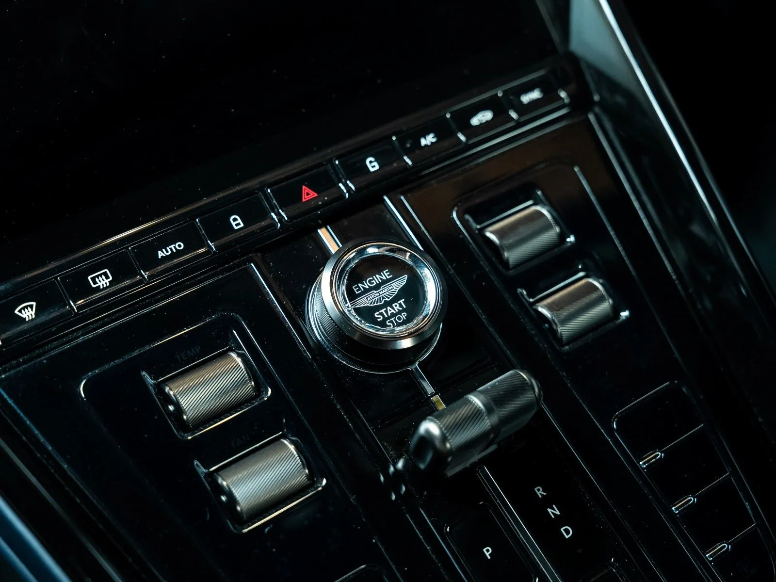 2026 Aston Martin DB12 S, 25/29