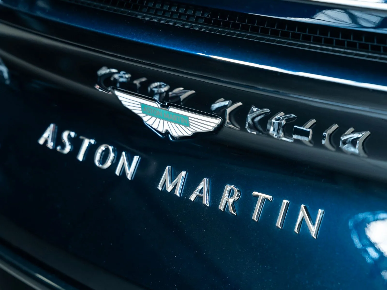 2026 Aston Martin DB12 S, 28/29