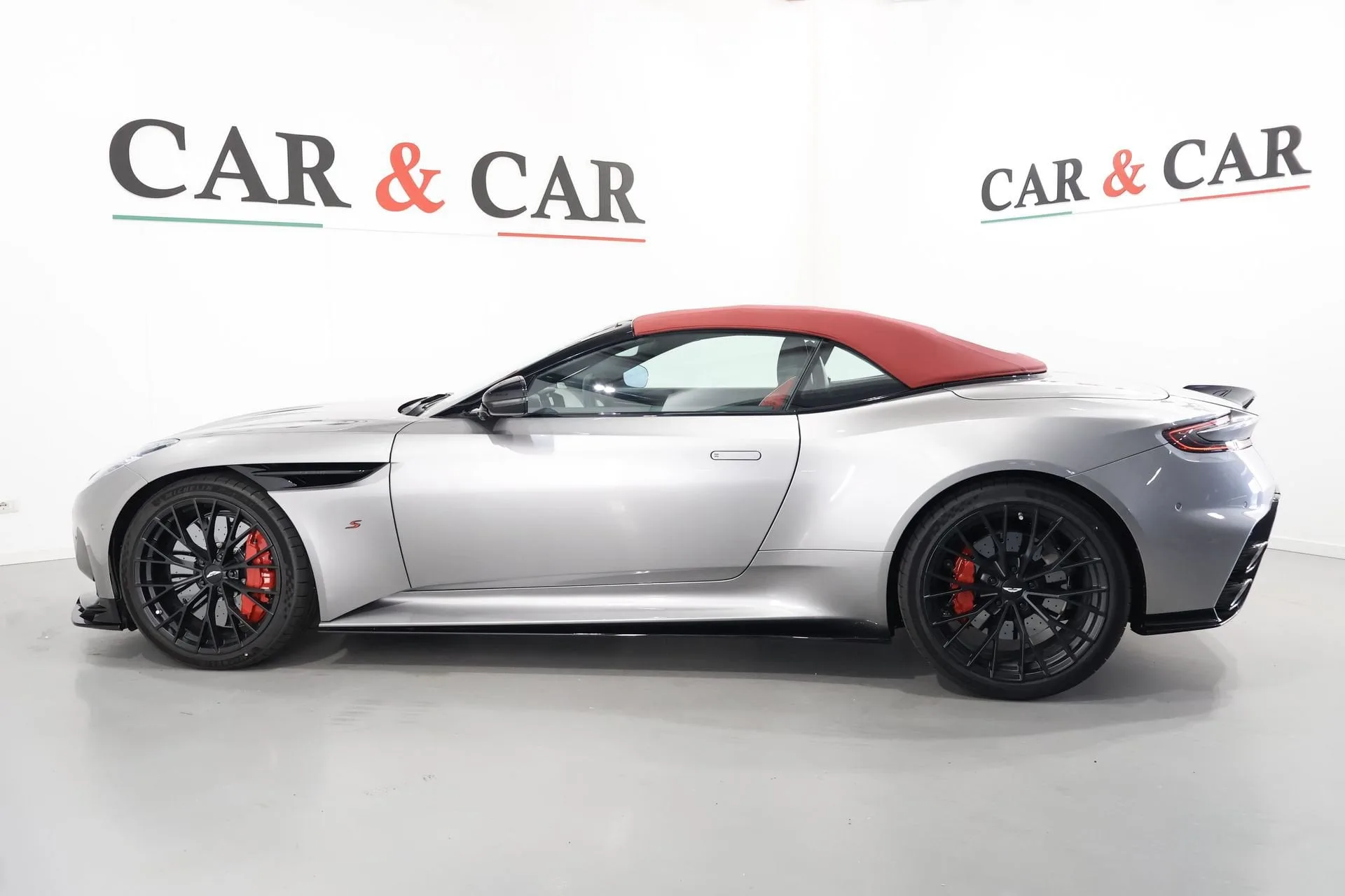 2026 Aston Martin DB12 S Volante, 6/29