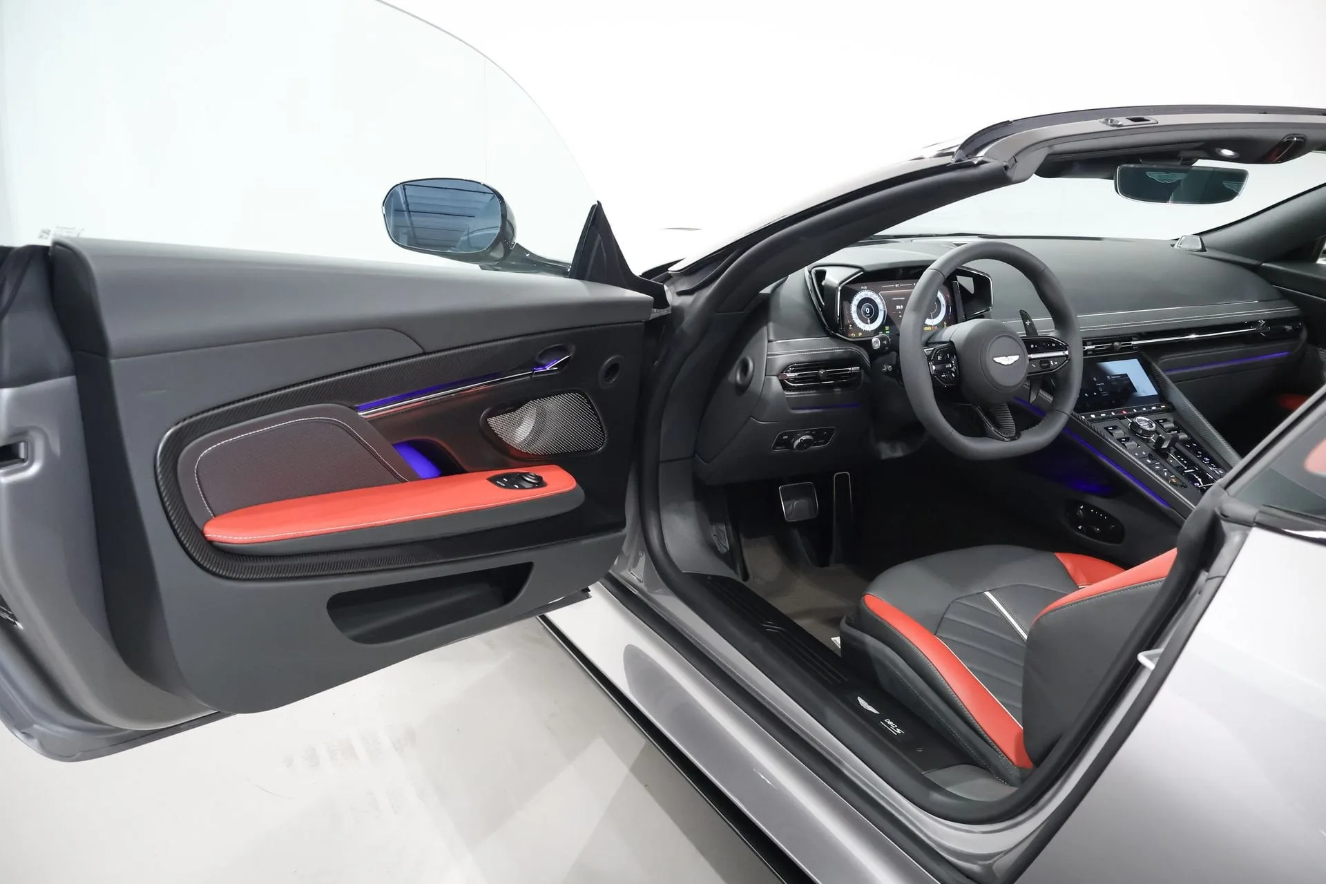 2026 Aston Martin DB12 S Volante, 9/29