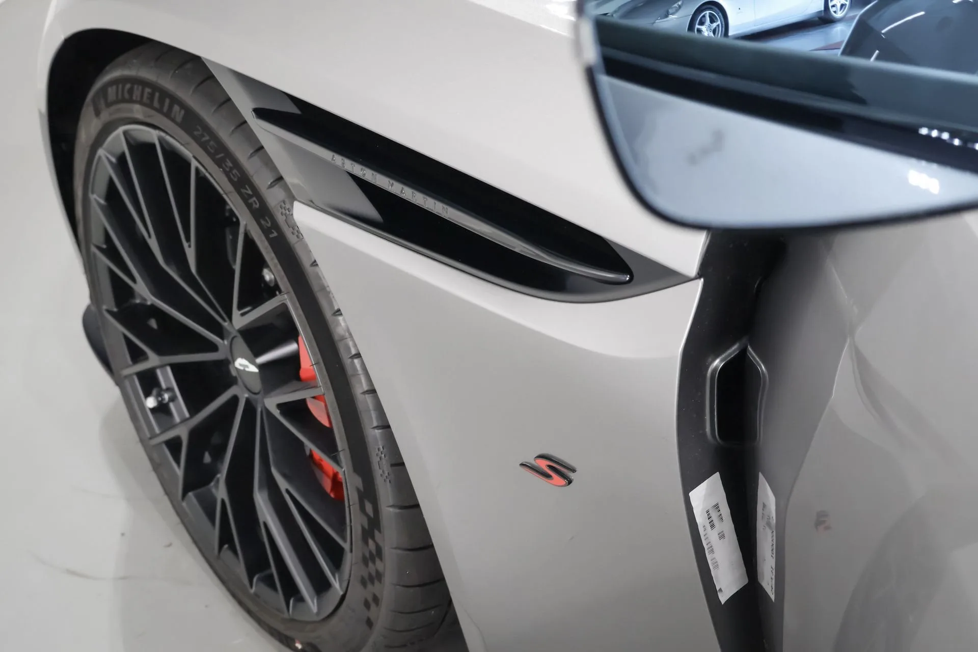 2026 Aston Martin DB12 S Volante, 15/29