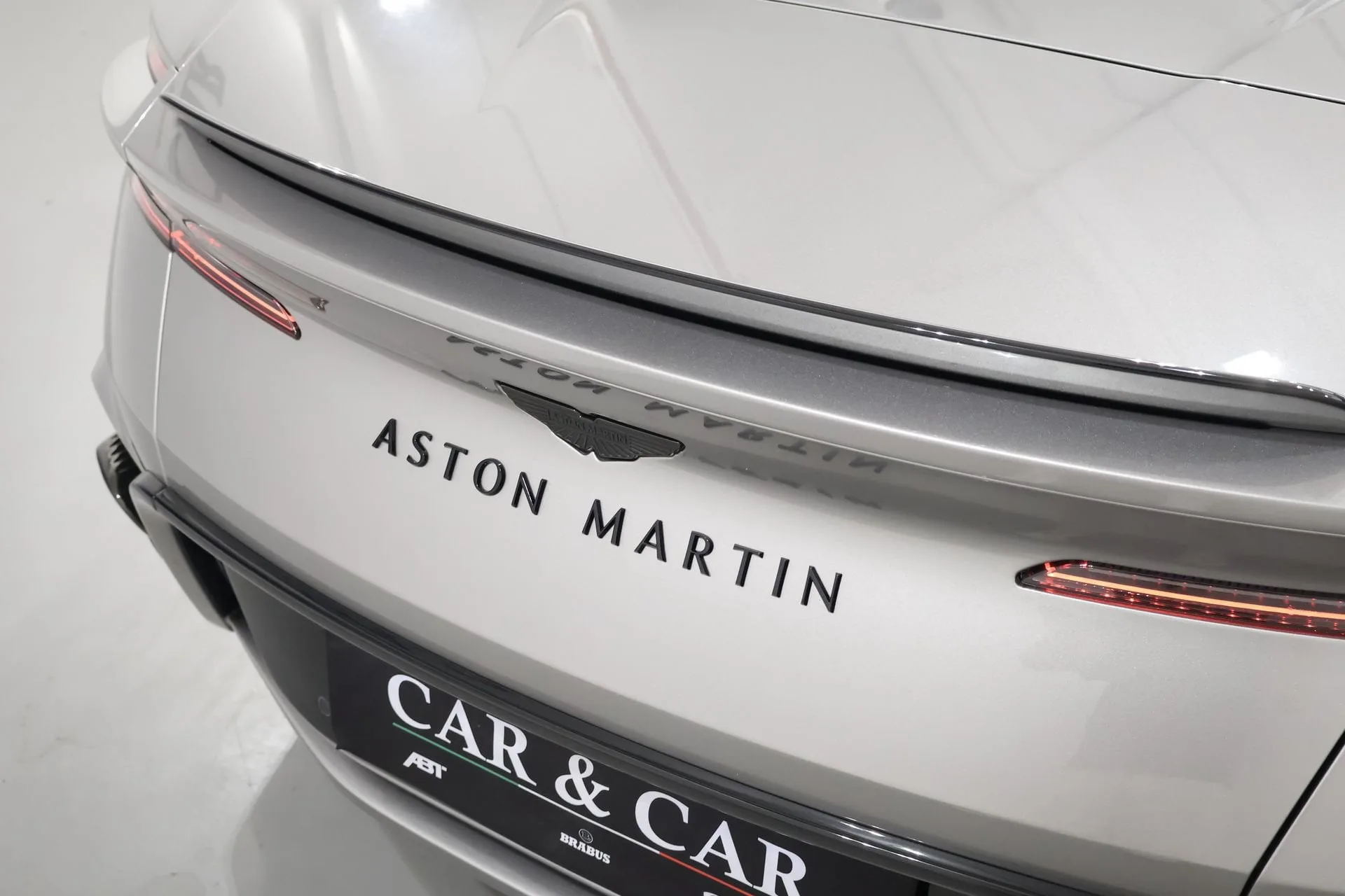 2026 Aston Martin DB12 S Volante, 17/29