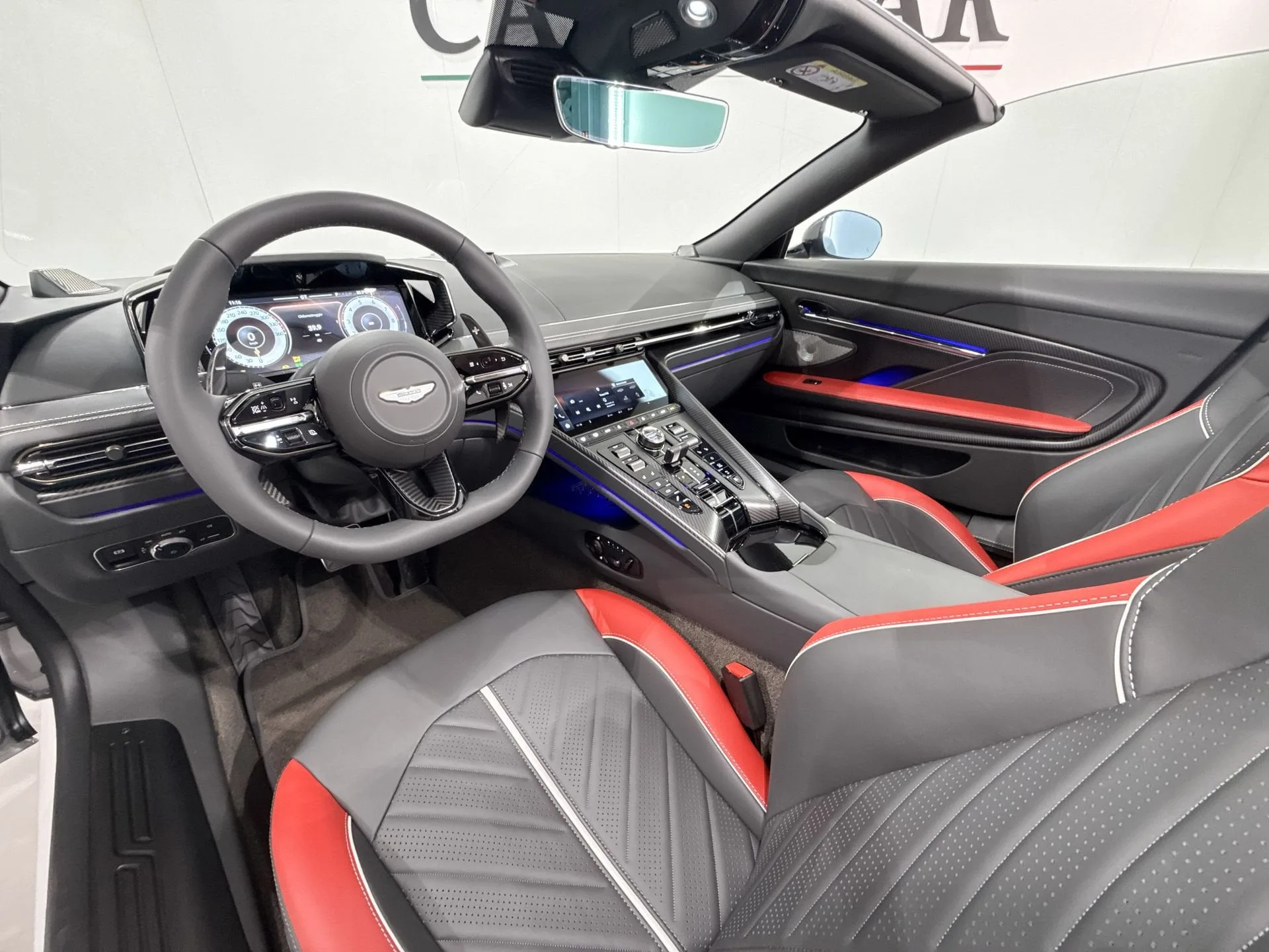2026 Aston Martin DB12 S Volante, 22/29
