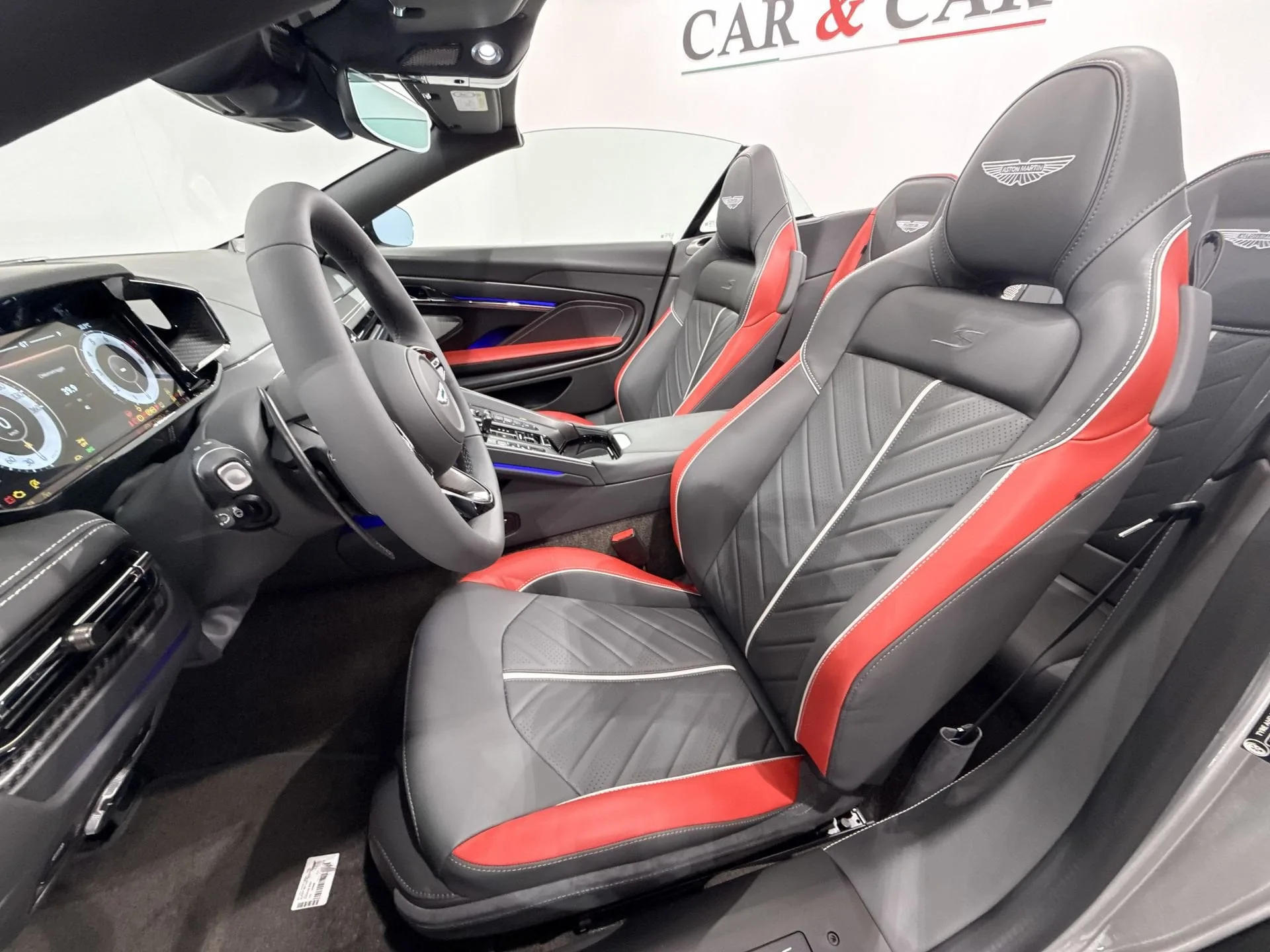 2026 Aston Martin DB12 S Volante, 23/29