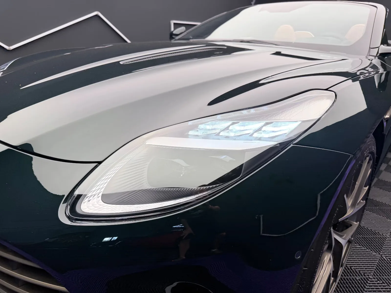 2026 Aston Martin DB12 Volante 60th Anniversary Edition, 5/30