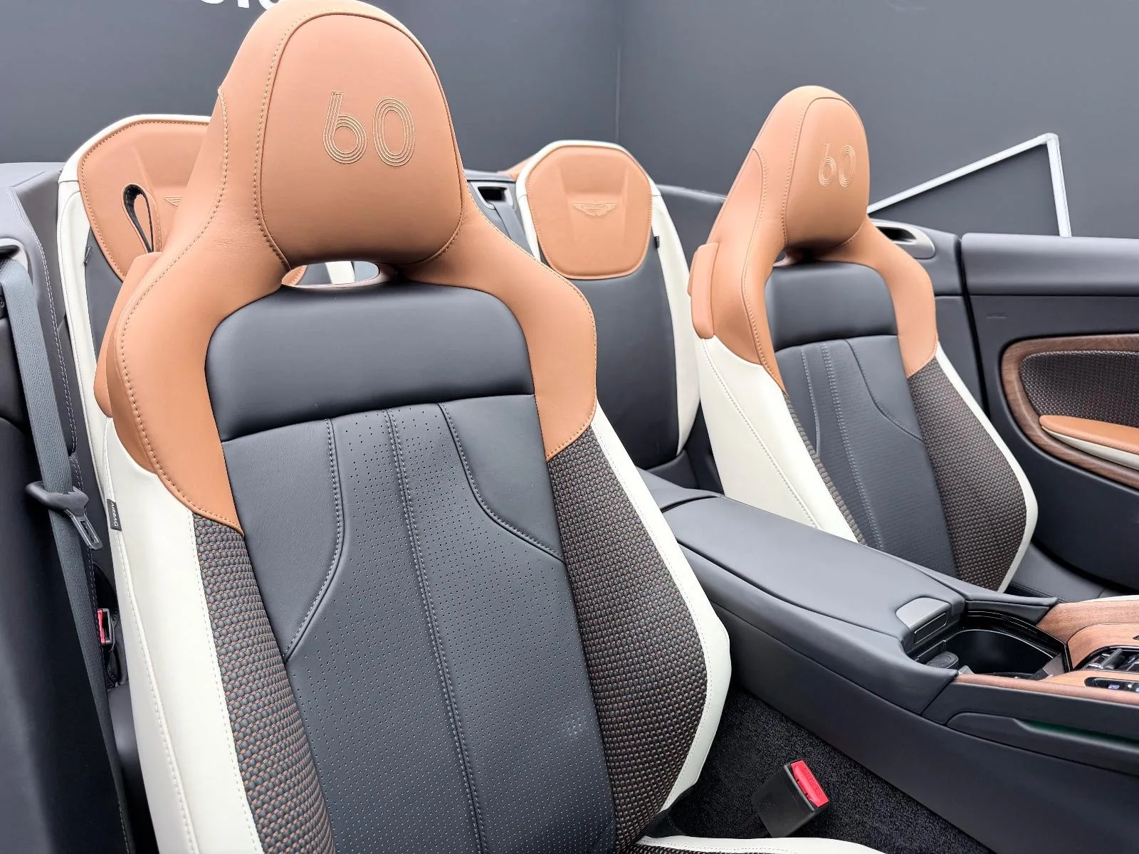 2026 Aston Martin DB12 Volante 60th Anniversary Edition, 20/30