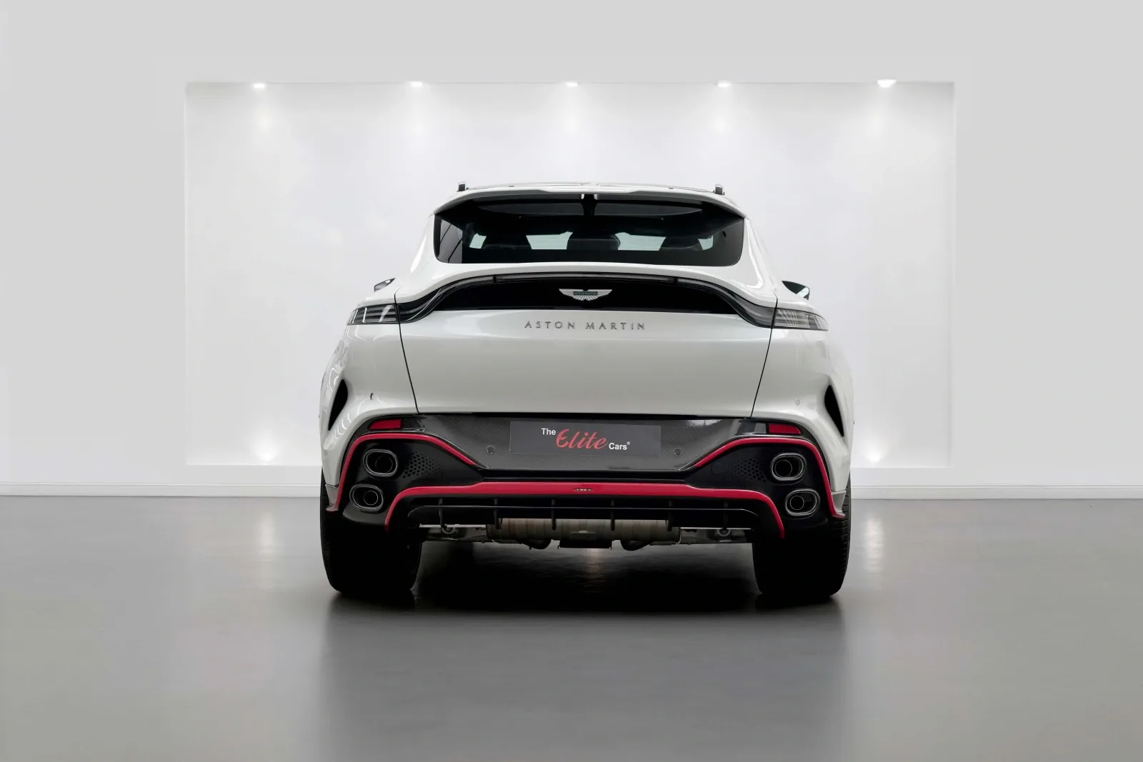 2026 Aston Martin DBX S, 3/17