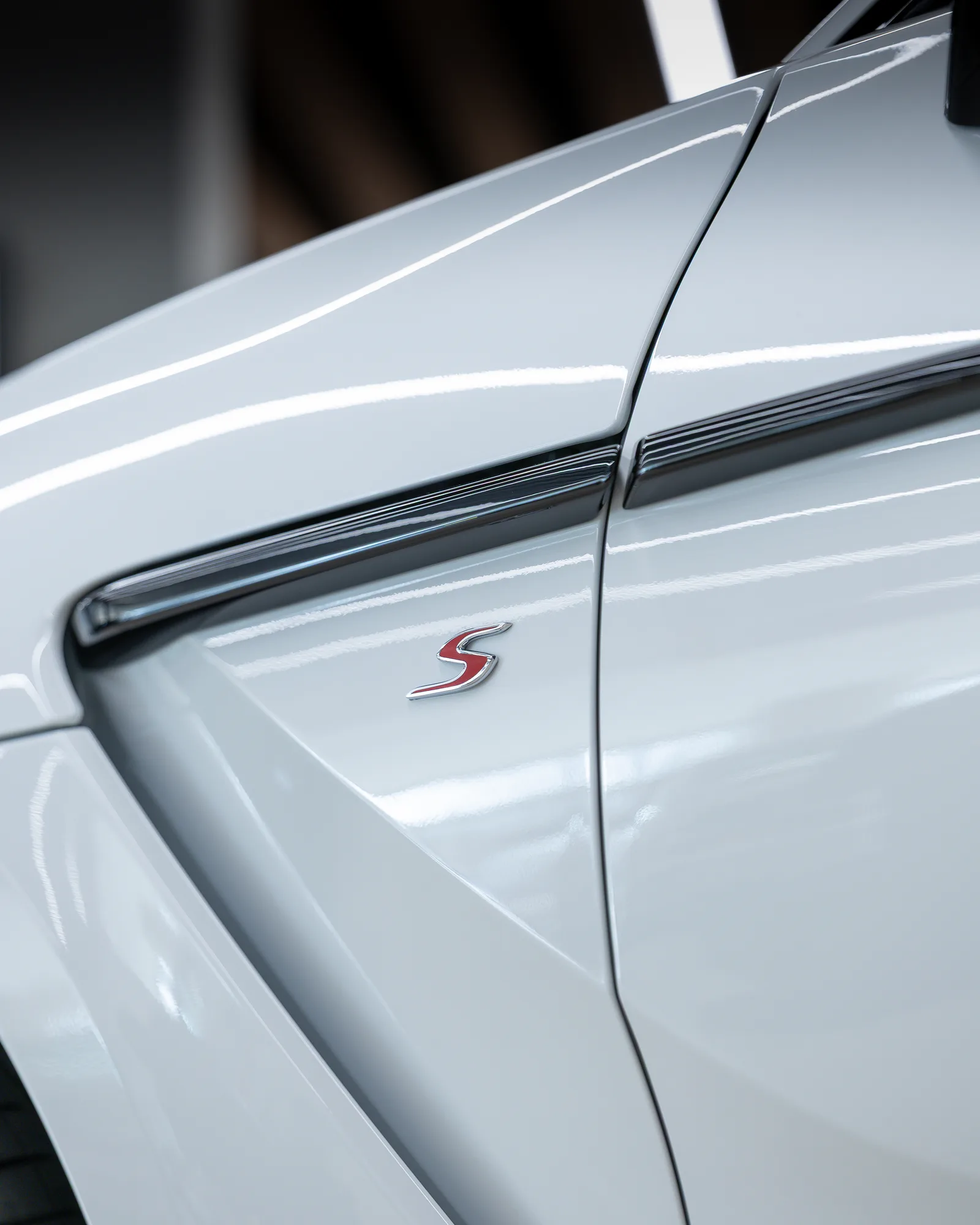 2026 Aston Martin DBX S, 9/20