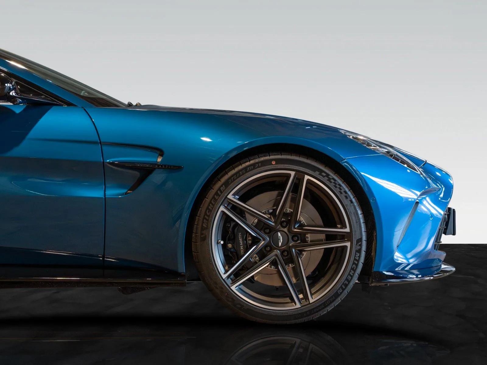 2026 Aston Martin V8 Vantage, 10/28