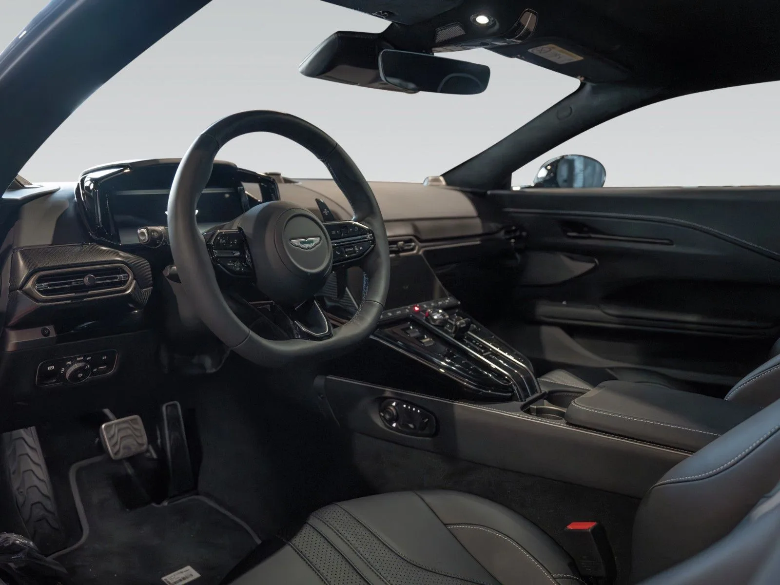 2026 Aston Martin V8 Vantage, 15/28