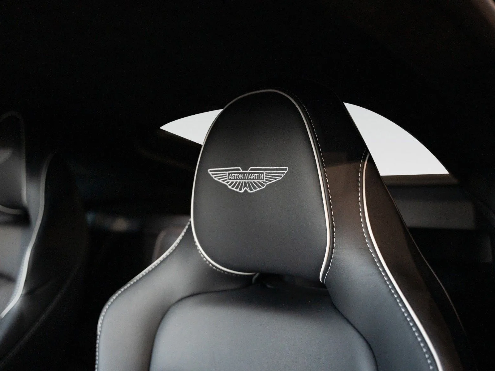 2026 Aston Martin V8 Vantage, 17/28