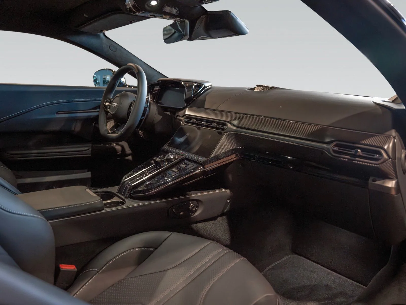 2026 Aston Martin V8 Vantage, 19/28