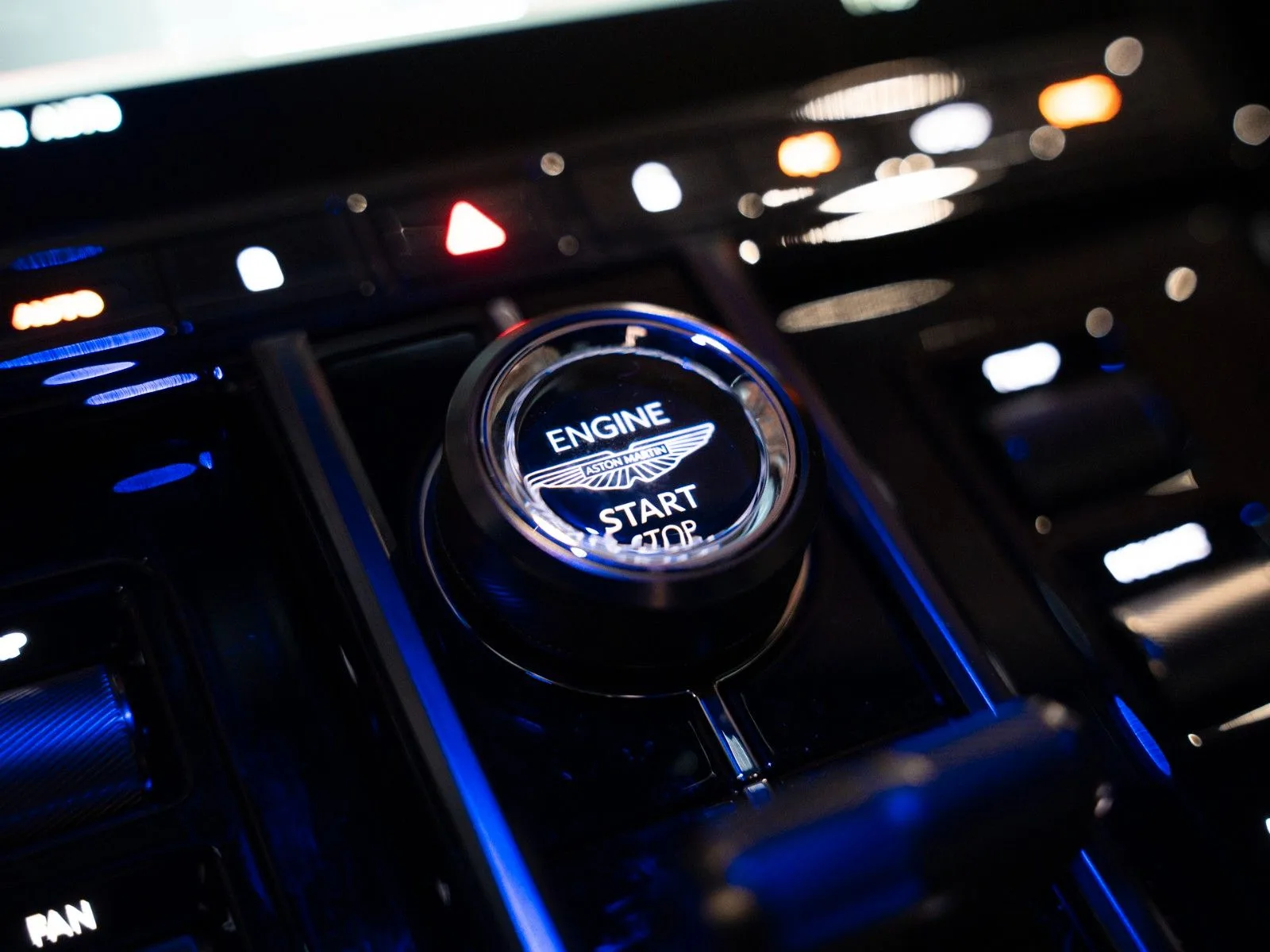 2026 Aston Martin V8 Vantage, 24/28