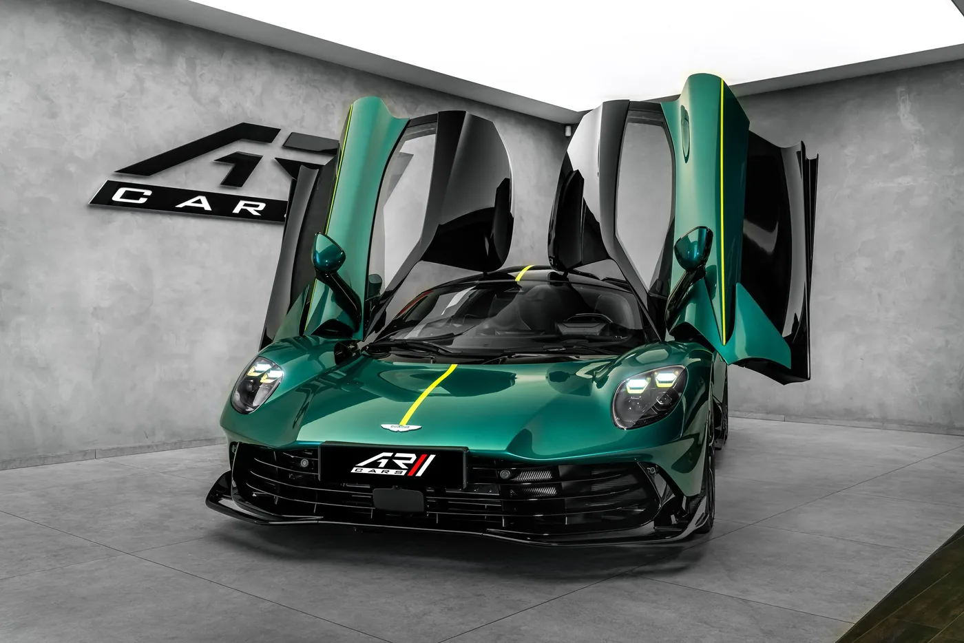 2026 Aston Martin Valhalla angeboten von einem Fachhändler in Ostrava, Tschechien, Foto 3 von 15