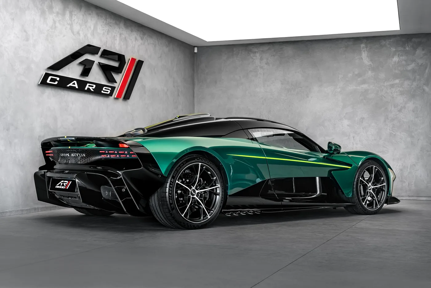 2026 Aston Martin Valhalla angeboten von einem Fachhändler in Ostrava, Tschechien, Foto 5 von 15