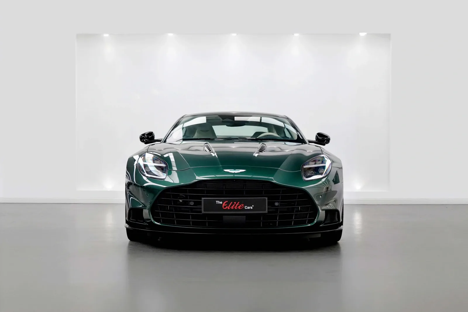 2026 Aston Martin Vanquish, 5/15