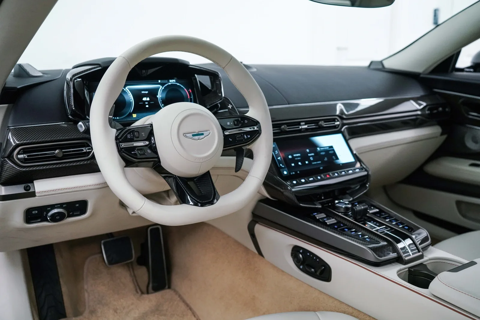 2026 Aston Martin Vanquish, 8/15