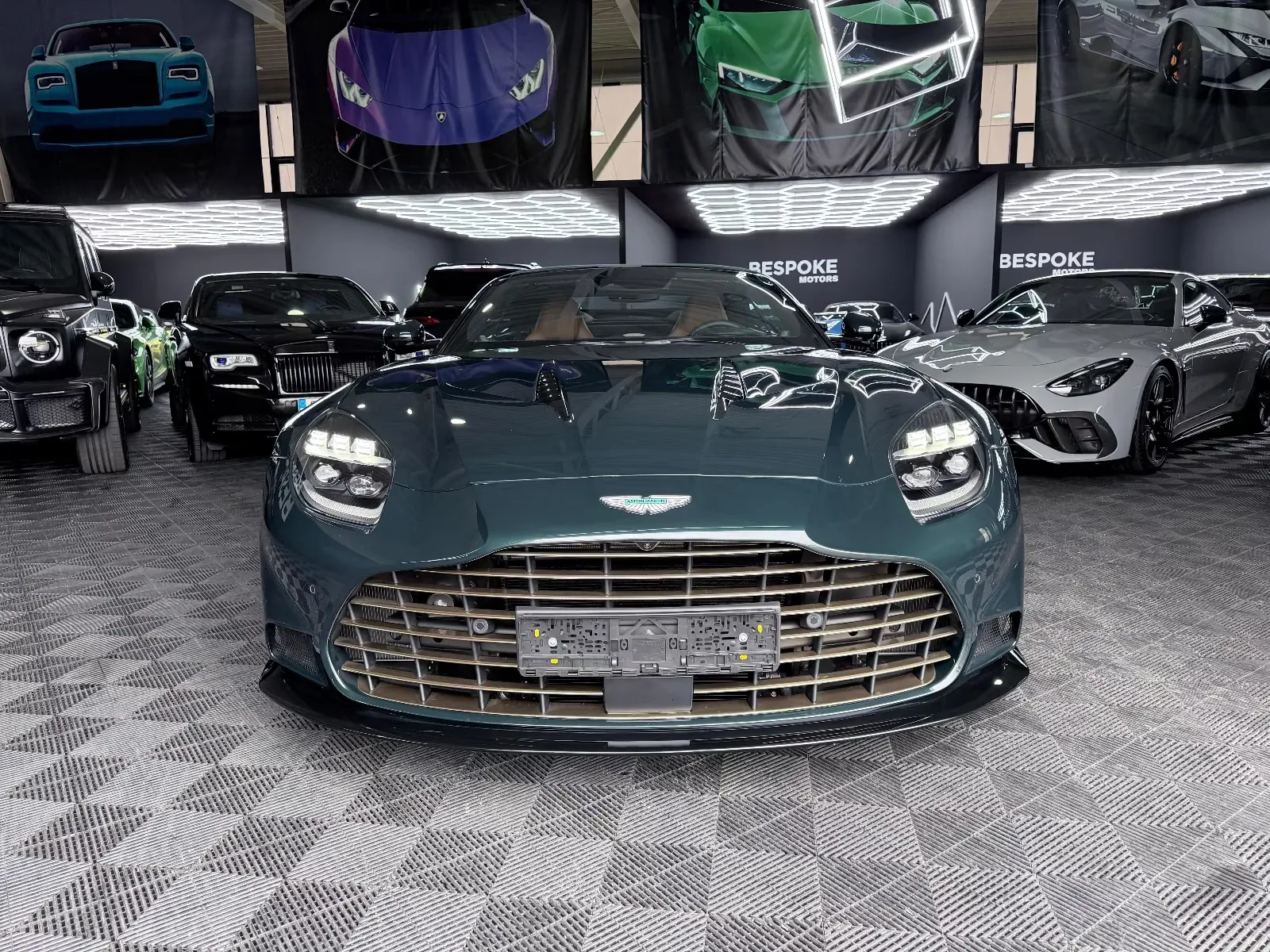 2026 Aston Martin Vanquish Volante 60th Anniversary Edition, 2/28