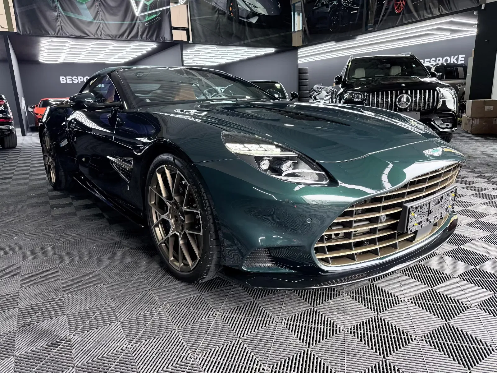 2026 Aston Martin Vanquish Volante 60th Anniversary Edition, 5/28