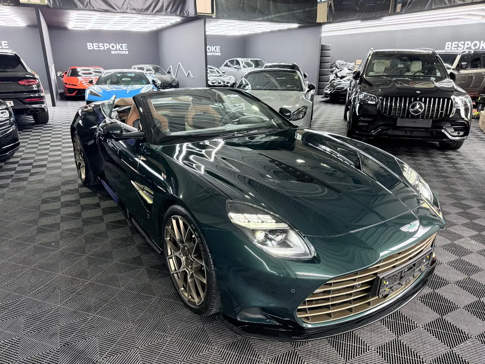 2026 Aston Martin Vanquish Volante 60th Anniversary Edition, 7/28