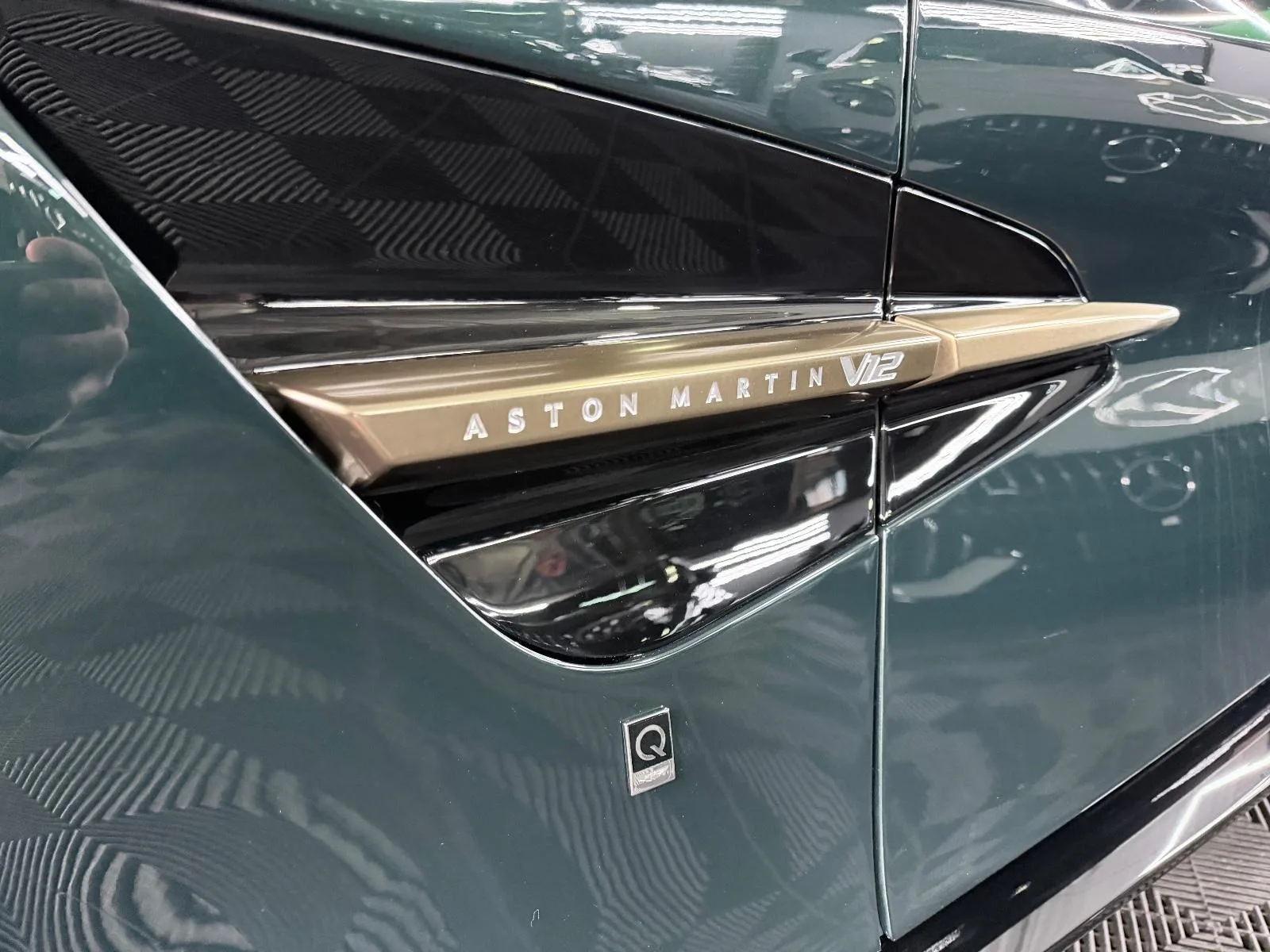 2026 Aston Martin Vanquish Volante 60th Anniversary Edition, 12/28