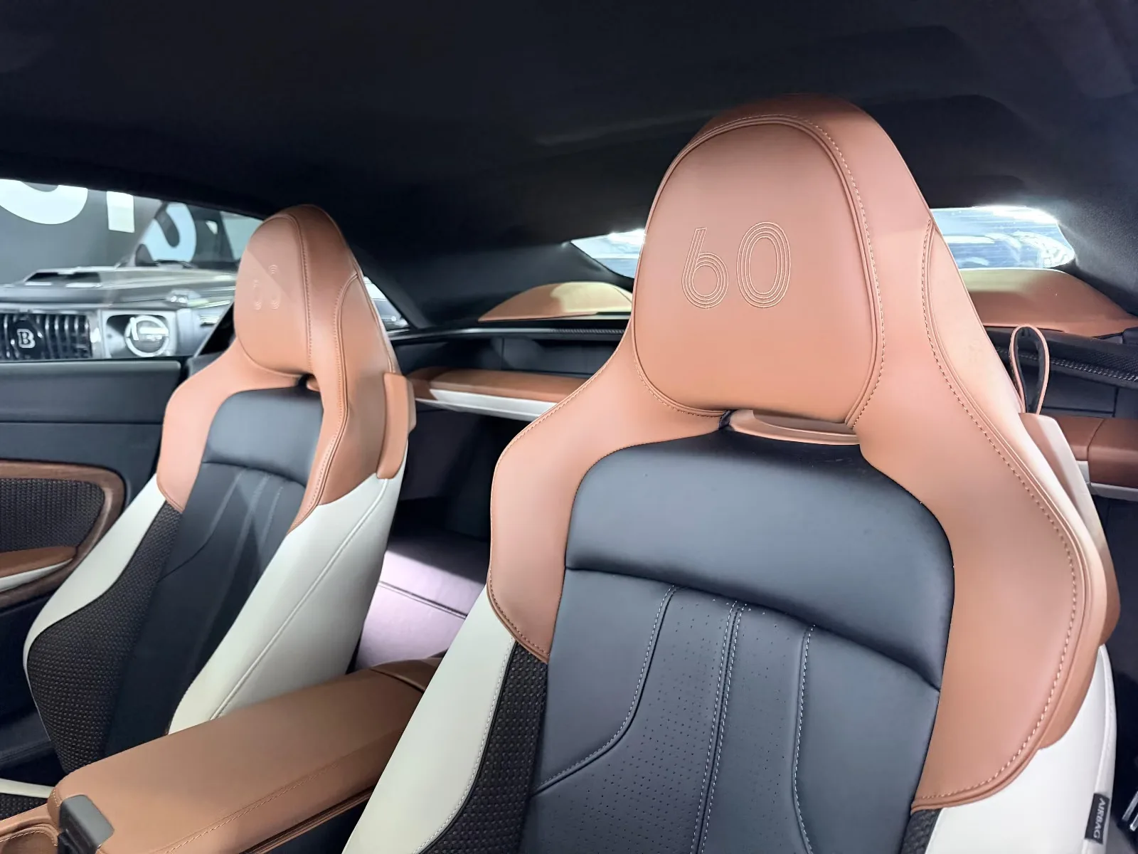 2026 Aston Martin Vanquish Volante 60th Anniversary Edition, 16/28