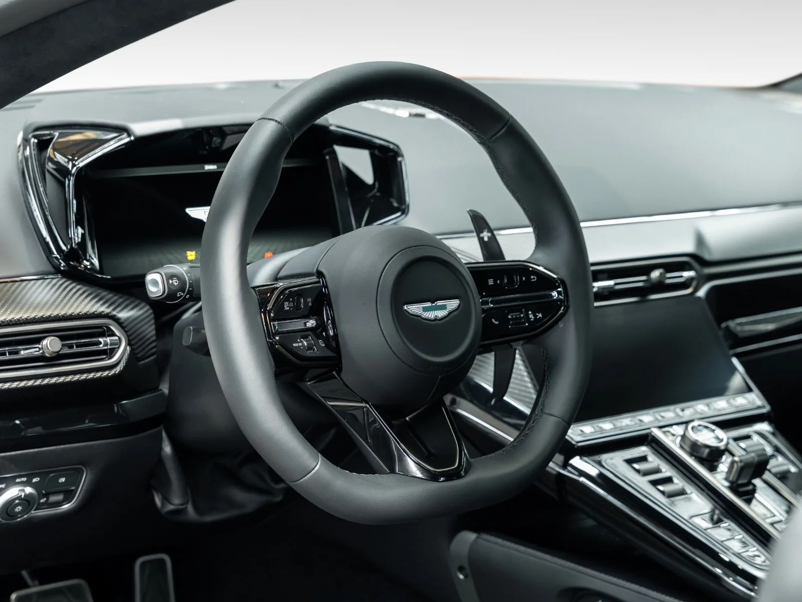 2026 Aston Martin Vantage S, 14/15