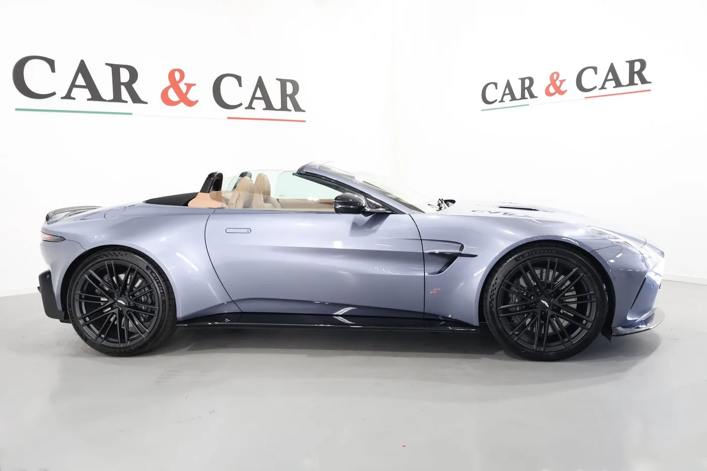 2026 Aston Martin Vantage S, Roadster offered by a supercar dealer in Zibido San Giacomo, Italy, photo 5 of 24
