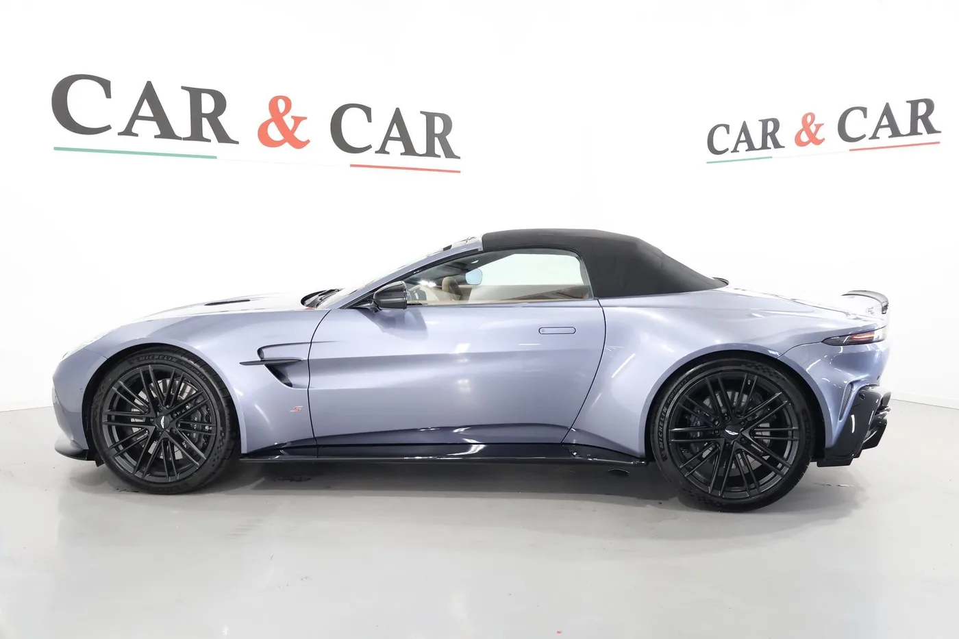 2026 Aston Martin Vantage S, Roadster offered by a supercar dealer in Zibido San Giacomo, Italy, photo 6 of 24