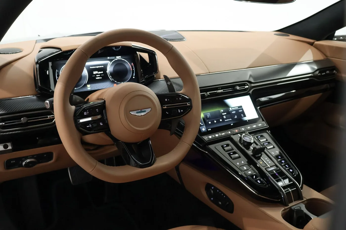 2026 Aston Martin Vantage S, Roadster offered by a supercar dealer in Zibido San Giacomo, Italy, photo 10 of 24