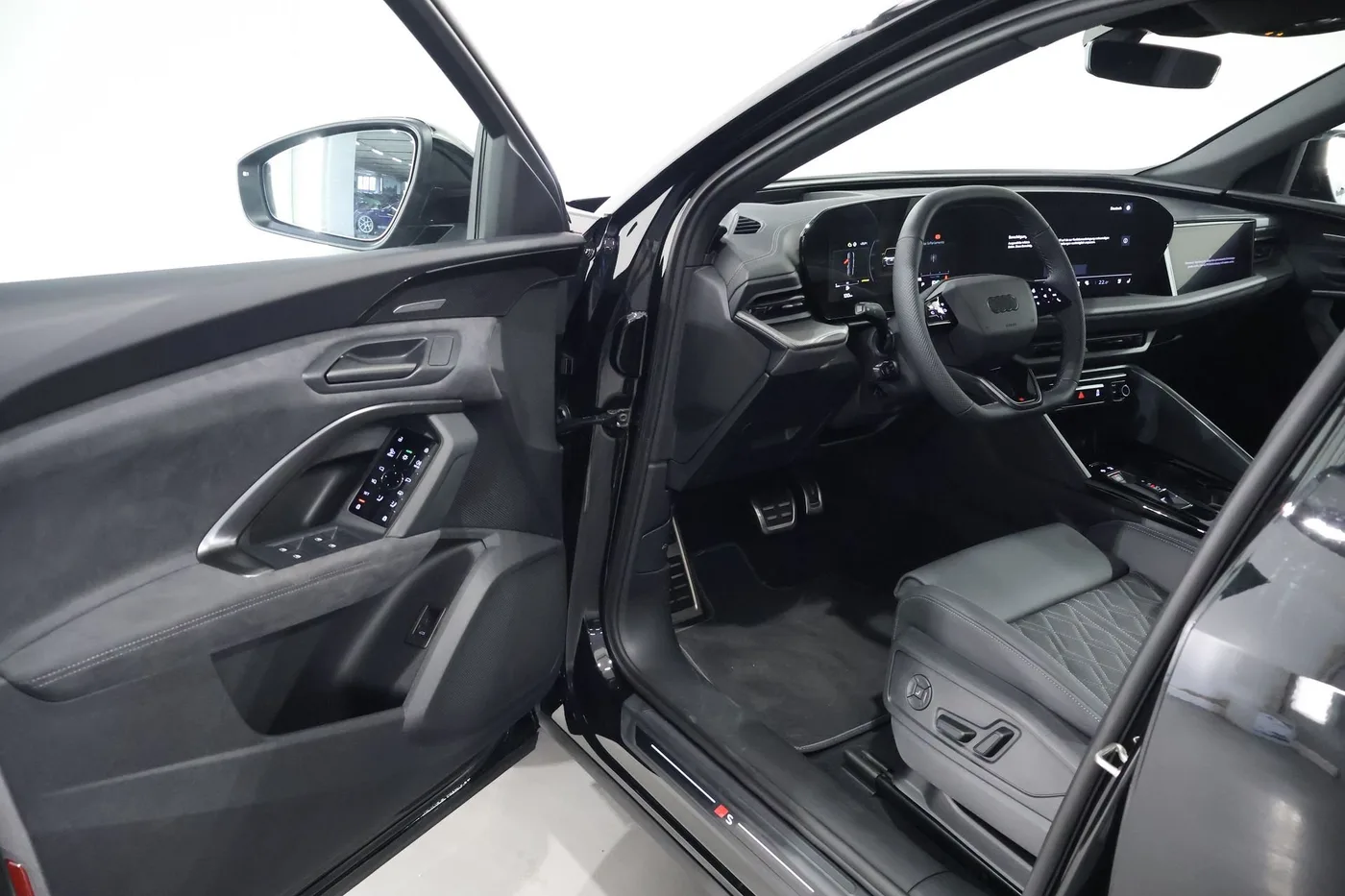 2026 Audi Q5 Sportback TDI, quattro, S line offered by a supercar dealer in Zibido San Giacomo, Italy, photo 8 of 25