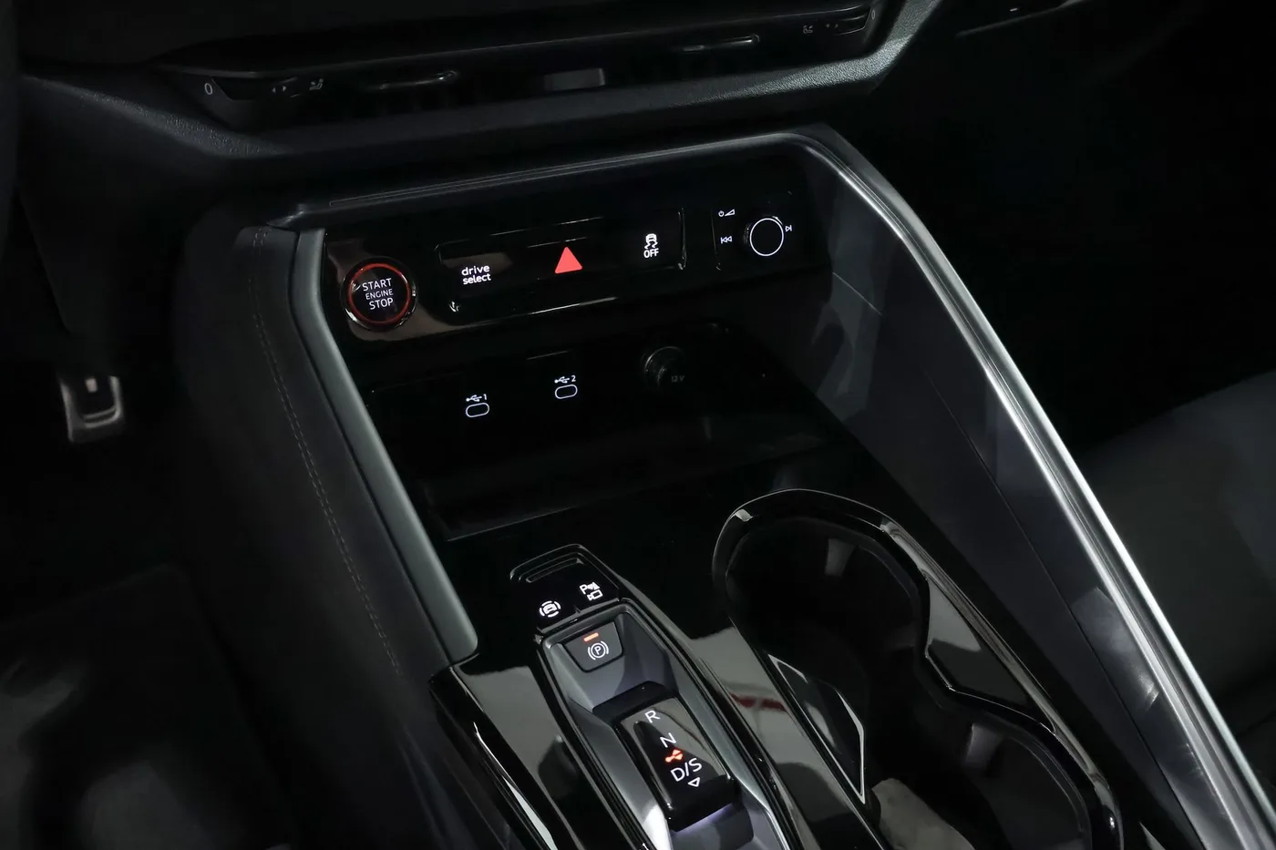 2026 Audi Q5 Sportback TDI, quattro, S line offered by a supercar dealer in Zibido San Giacomo, Italy, photo 15 of 25