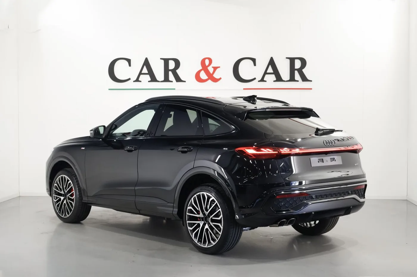 2026 Audi Q5 Sportback TDI, quattro, S line proposée par un spécialiste de la supercar à Zibido San Giacomo, Italie, photo 2 sur 25