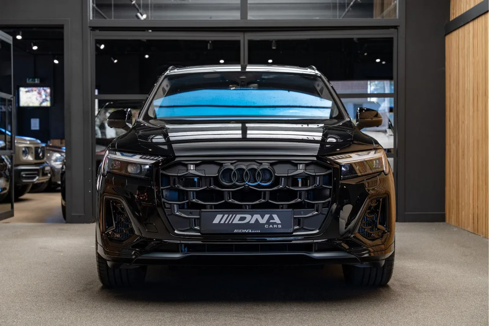 2026 Audi Q7 60 TFSI e quattro Competition, 2/30