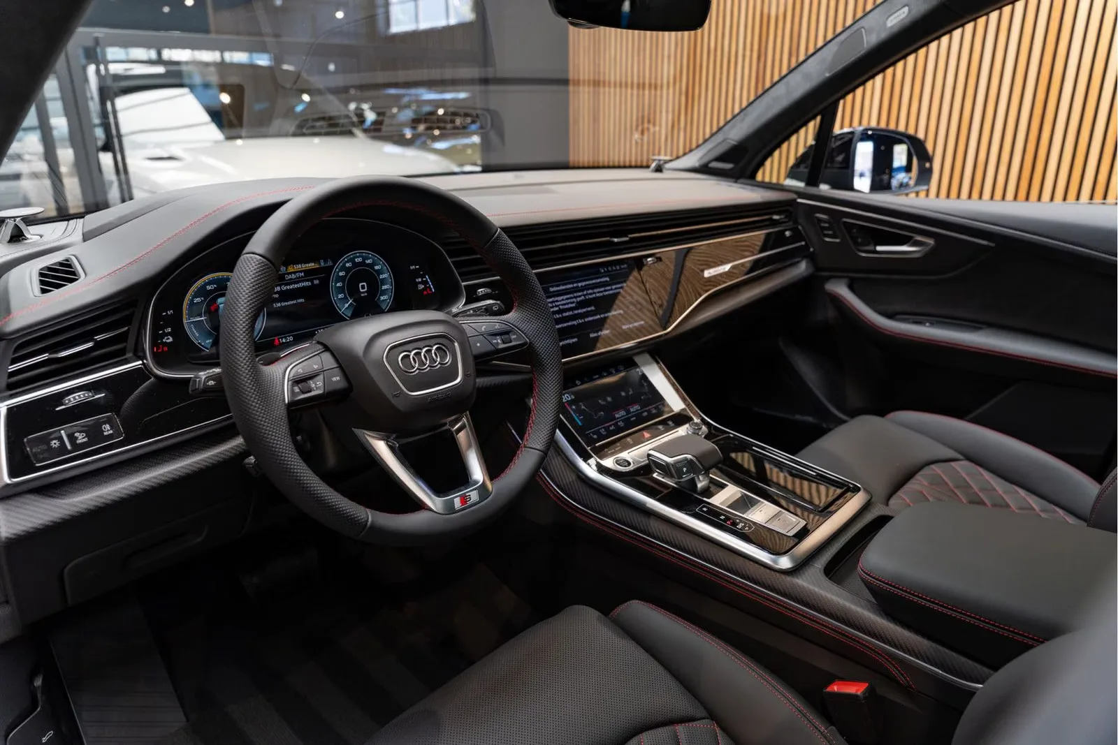 2026 Audi Q7 60 TFSI e quattro Competition, 6/30