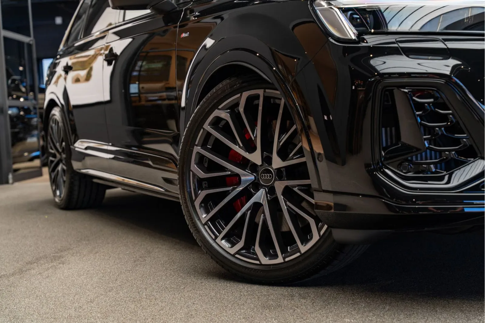 2026 Audi Q7 60 TFSI e quattro Competition, 13/30