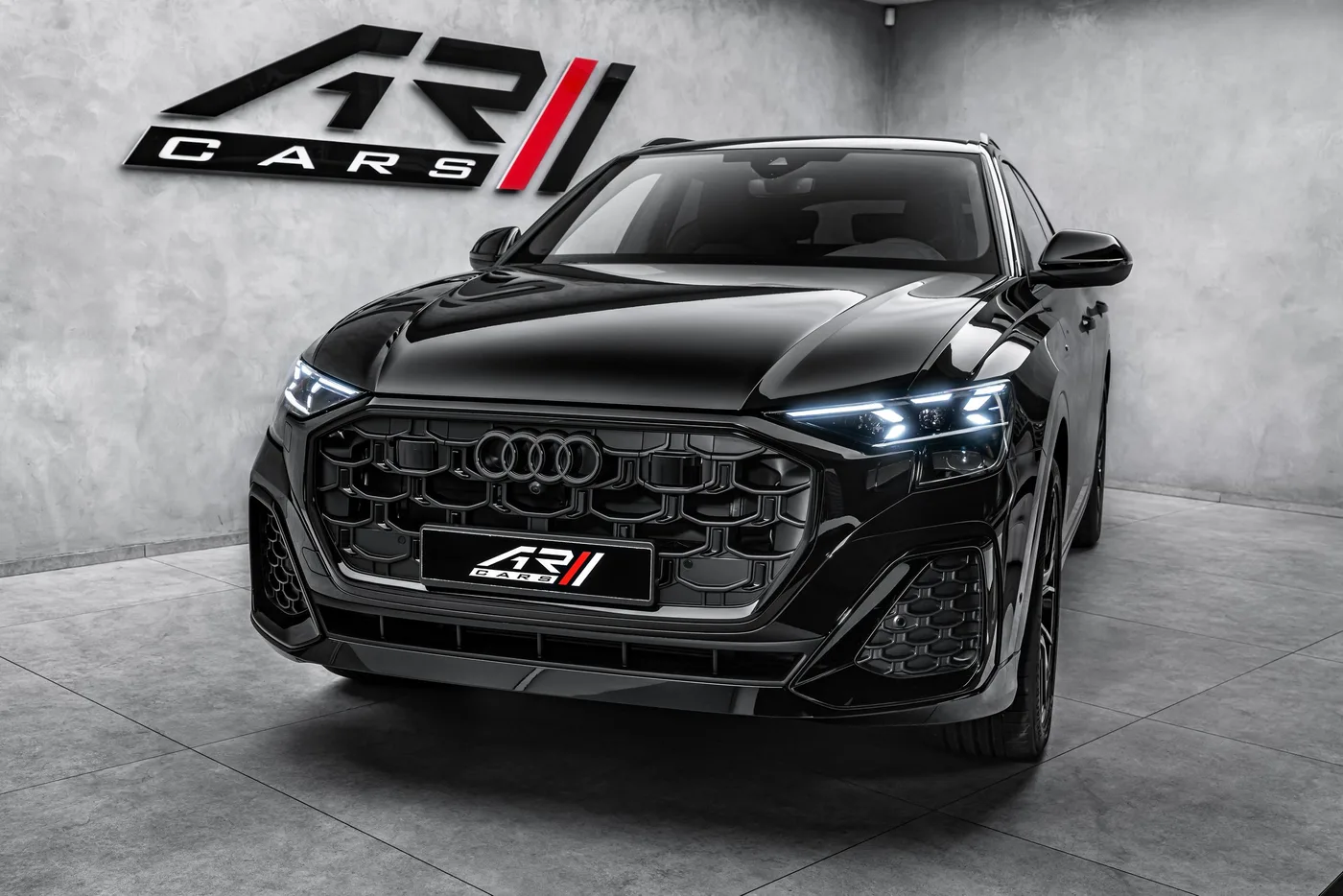 2026 Audi Q8 50 TDI, S line angeboten von einem Fachhändler in Ostrava, Tschechien, Foto 3 von 15