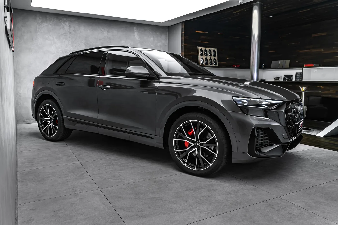 2026 Audi Q8 50 TDI, S line offered by a specialist dealer in Ostrava, Czechia, photo 4 of 15