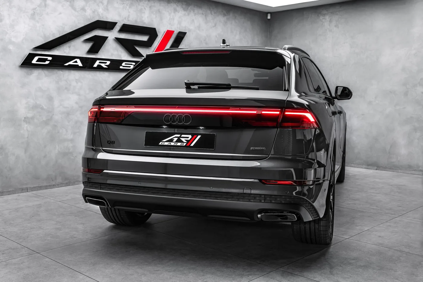 2026 Audi Q8 50 TDI, S line offered by a specialist dealer in Ostrava, Czechia, photo 6 of 15
