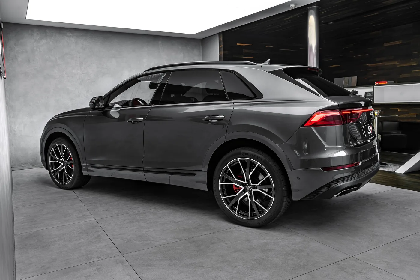 2026 Audi Q8 50 TDI, S line offered by a specialist dealer in Ostrava, Czechia, photo 7 of 15