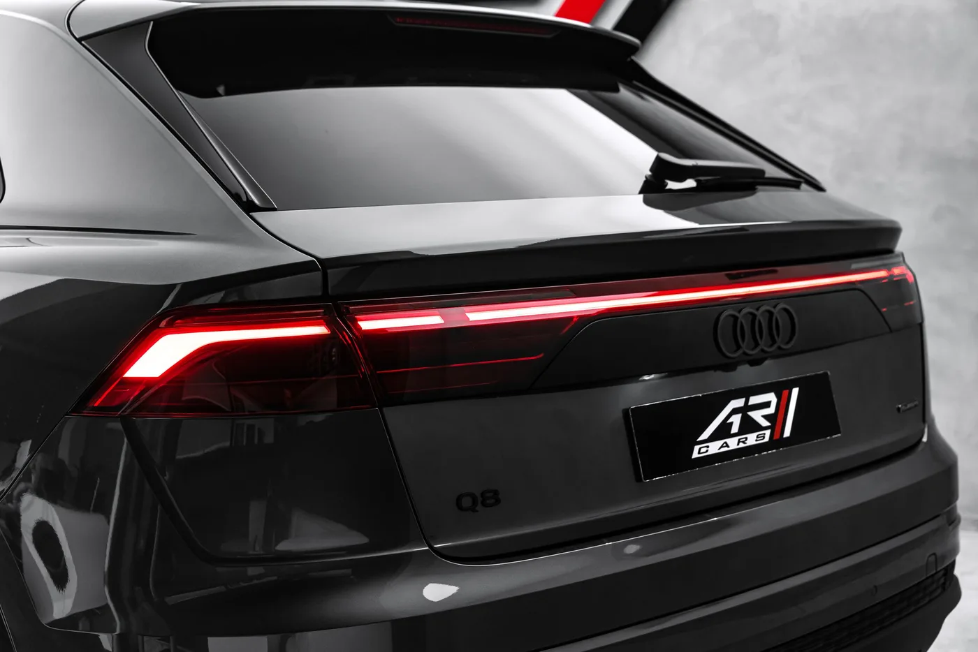 2026 Audi Q8 50 TDI, S line offered by a specialist dealer in Ostrava, Czechia, photo 10 of 15