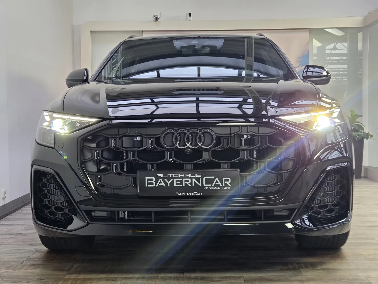 2026 Audi Q8 60 TFSI e quattro S line, 2/30