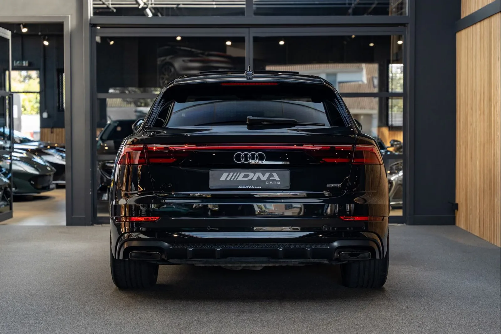 2026 Audi Q8 60 TFSI e quattro Competition, 3/30