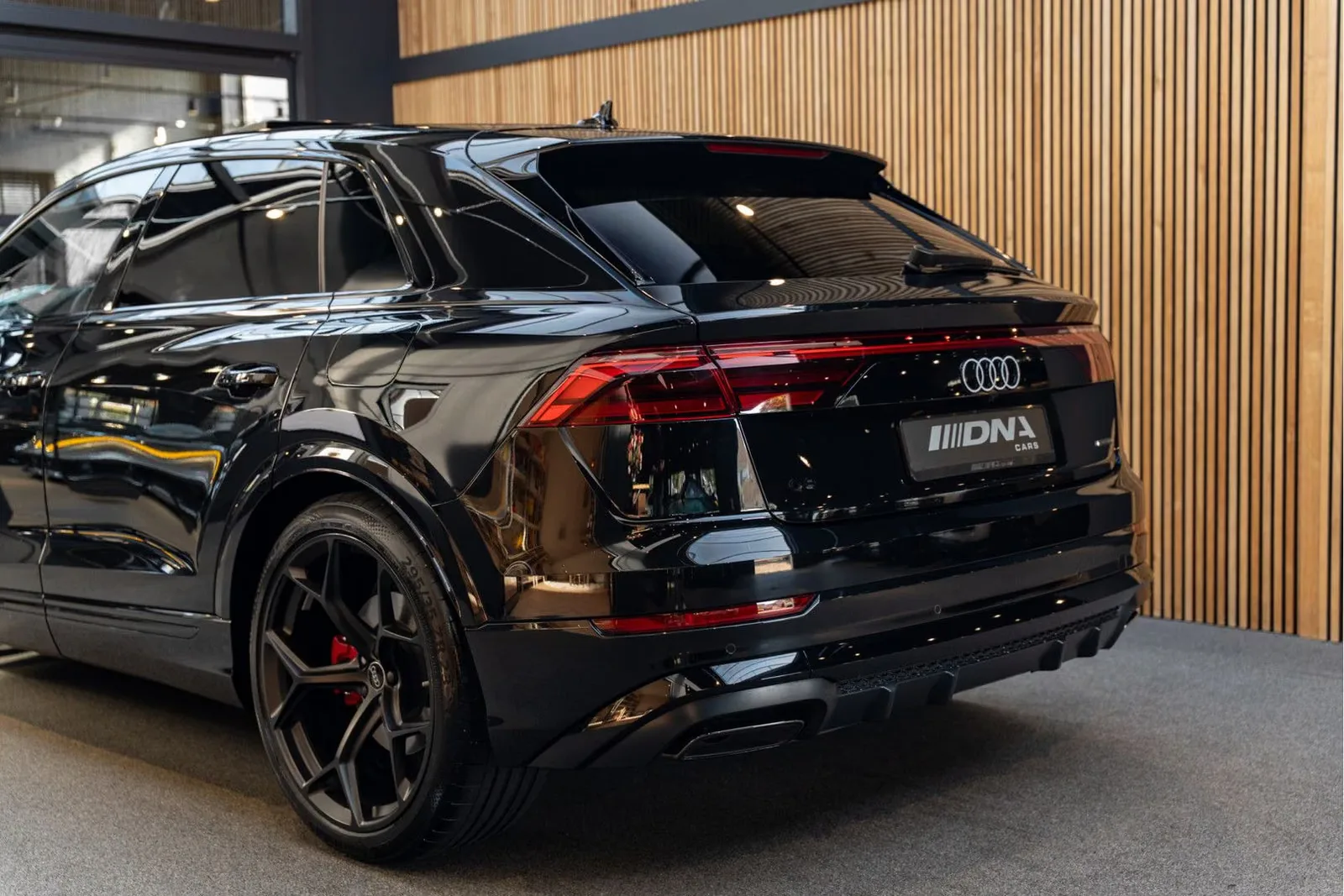 2026 Audi Q8 60 TFSI e quattro Competition, 5/30